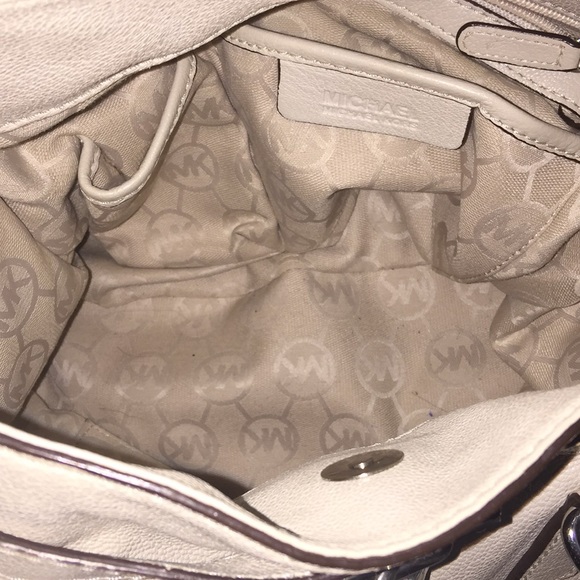 Designer Pre-Owned MICHAEL KORS GORGEOUS BAG, Chain Handle. Used once. - Picture 6 of 8